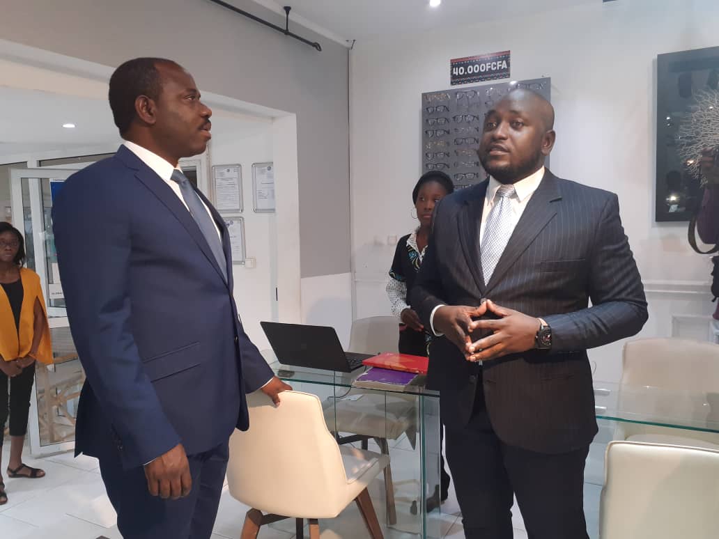Hugues MBADINGA MADIYA en visite chez les incubateurs